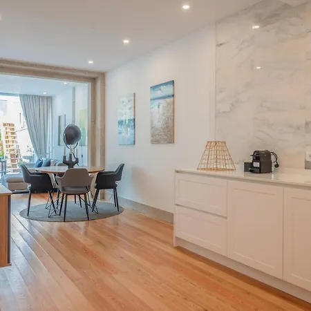 So Shiny Apartment